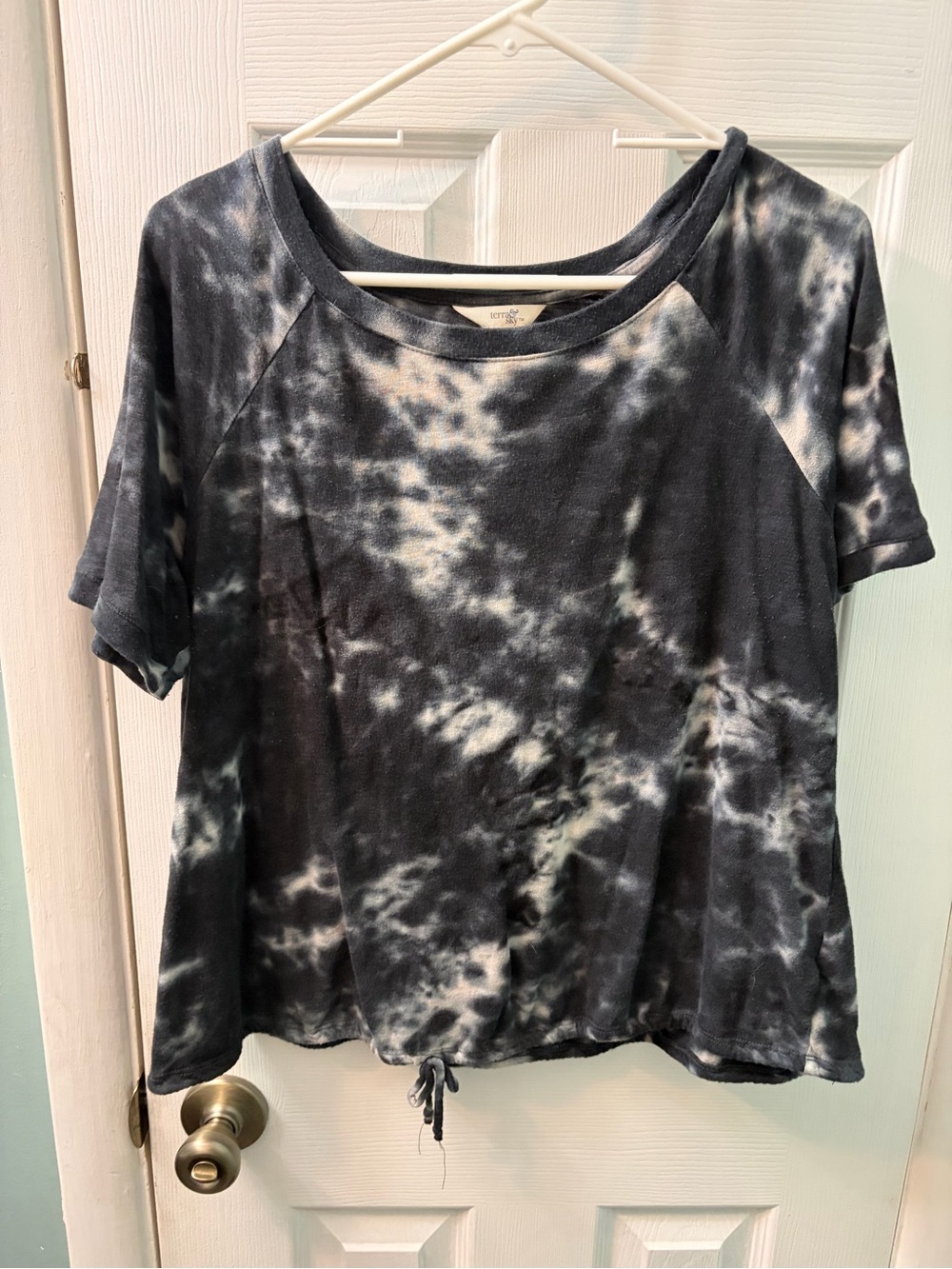 Terra & Sky Black and White Tie-Dye Short Sleeve Top